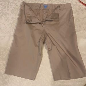 J. McLaughlin Bermuda shorts size 10